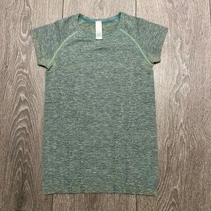 Ivivva Fly Tech Short Sleeves - Size 10